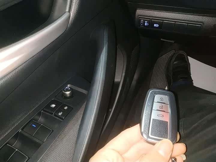 Фото 9 - Toyota Corolla