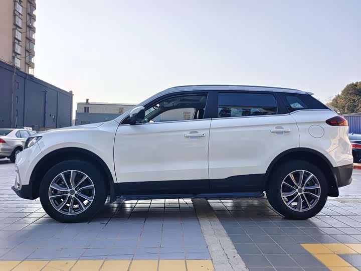 Фото 4 - Geely Atlas
