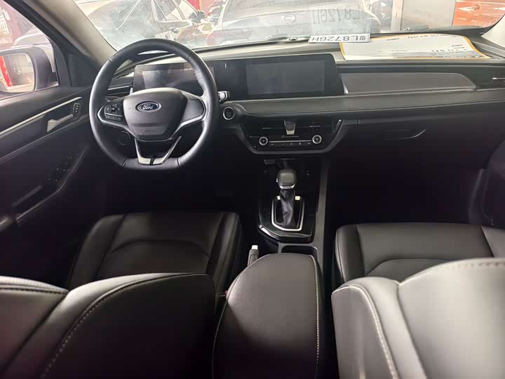 Фото 2 - Ford Escort