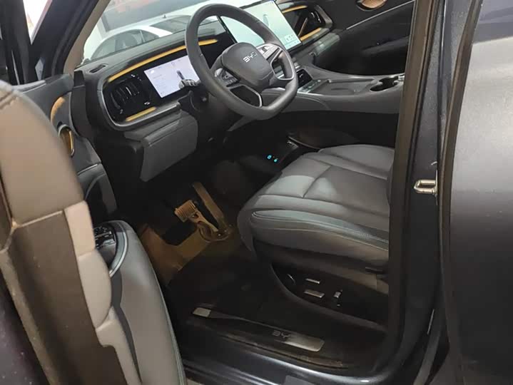 Фото 9 - BYD Sea Lion 07 DM-i Hybrid