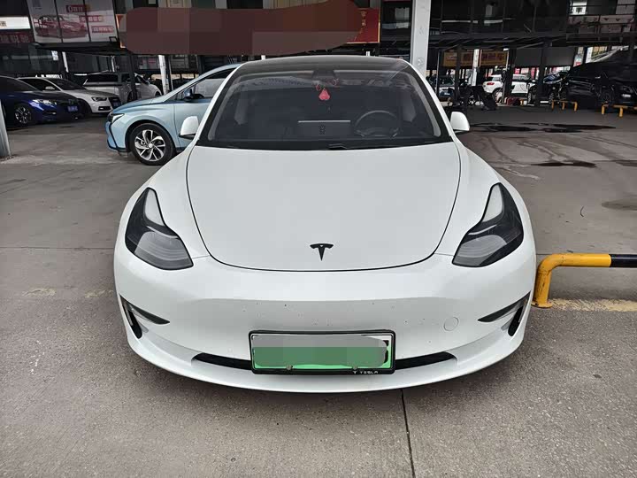 Фото 2 - Tesla Model 3