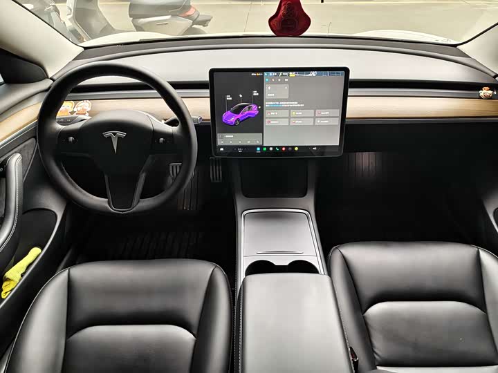 Фото 8 - Tesla Model 3