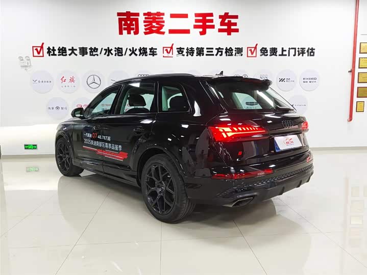 Фото 5 - Audi Q7