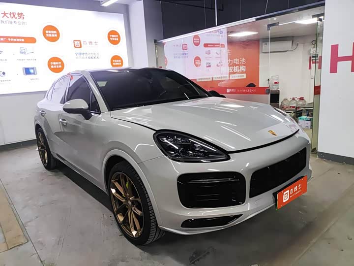 Фото 1 - Porsche Cayenne Hybrid