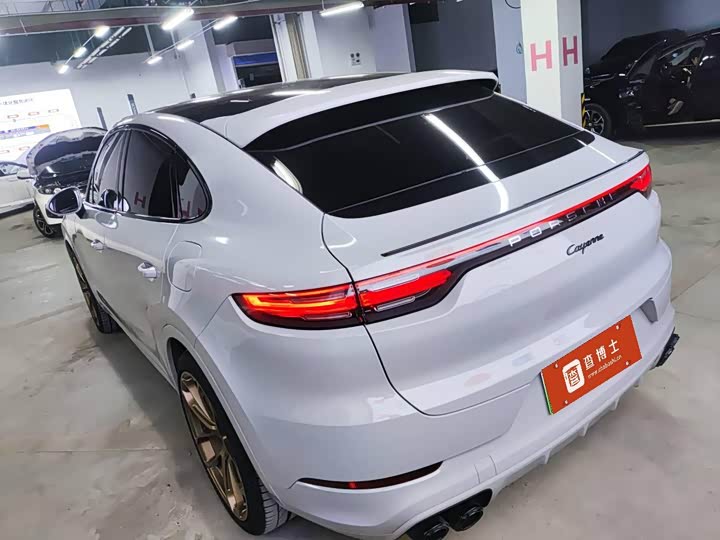 Фото 2 - Porsche Cayenne Hybrid