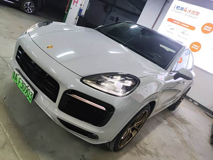 Фото 6 - Porsche Cayenne Hybrid