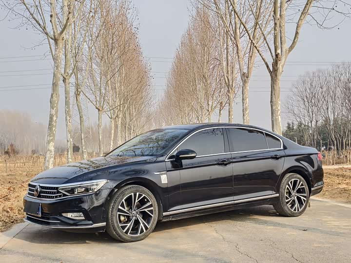 Фото 1 - Volkswagen Magotan