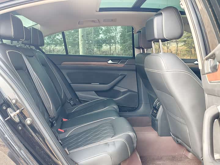 Фото 8 - Volkswagen Magotan