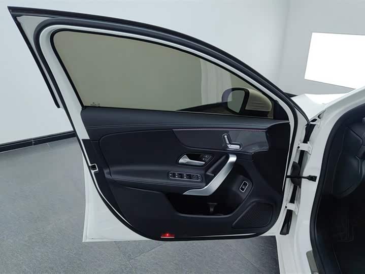 Фото 7 - Mercedes-Benz A-Class