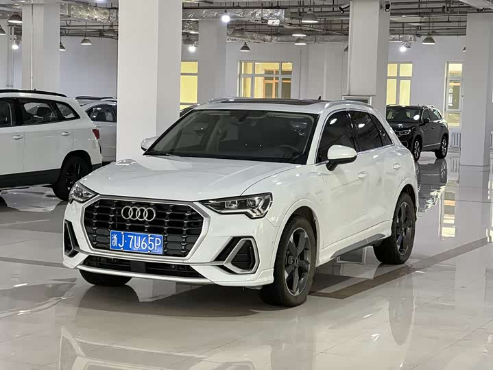 Фото 1 - Audi Q3
