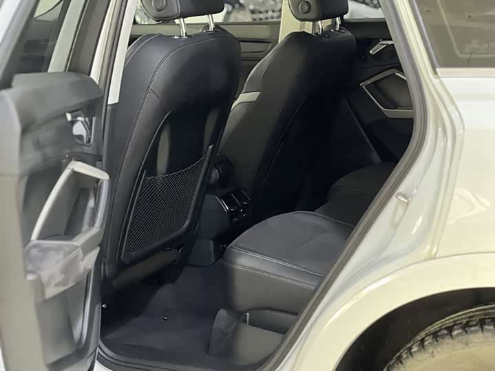 Фото 9 - Audi Q3