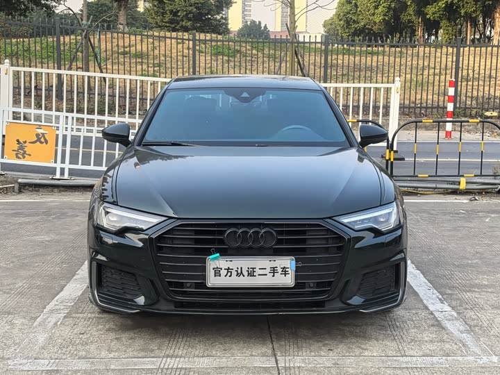 Фото 2 - Audi A6L