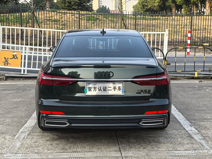 Фото 9 - Audi A6L