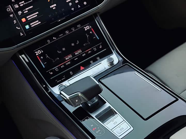 Фото 3 - Audi A8