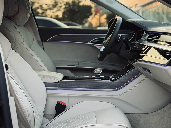 Фото 6 - Audi A8