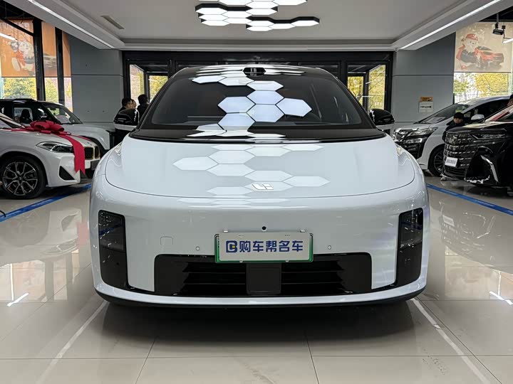 Фото 2 - LiXiang i8
