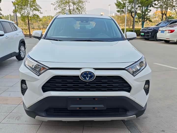 Фото 3 - Toyota RAV4