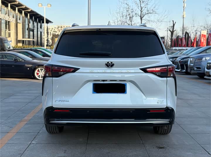 Фото 3 - Toyota Sienna