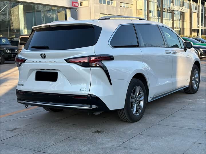 Фото 4 - Toyota Sienna
