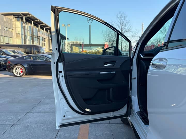 Фото 5 - Toyota Sienna