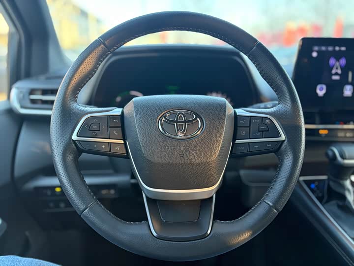 Фото 8 - Toyota Sienna