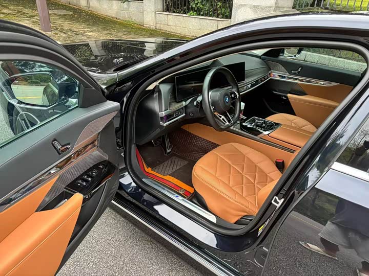 Фото 5 - BMW 7 Series