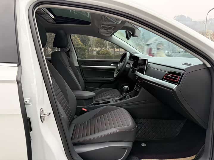 Фото 7 - Volkswagen Lavida