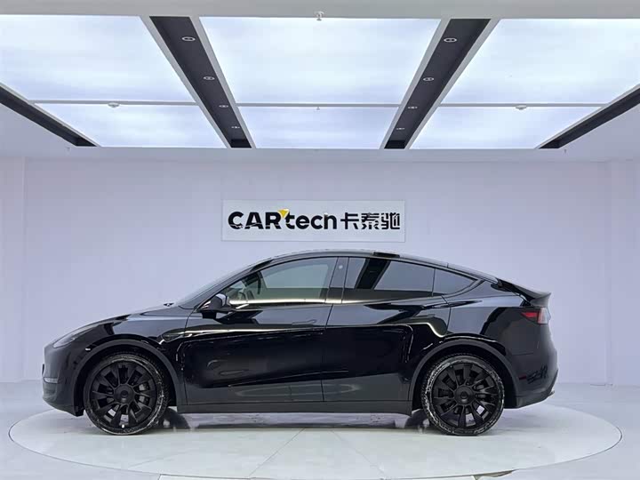 Фото 2 - Tesla Model Y