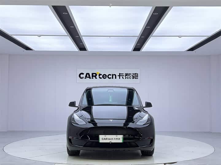 Фото 8 - Tesla Model Y