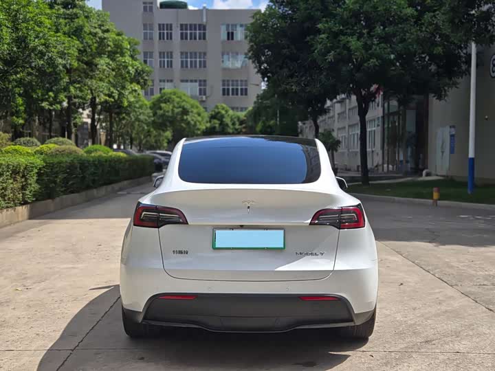 Фото 6 - Tesla Model Y