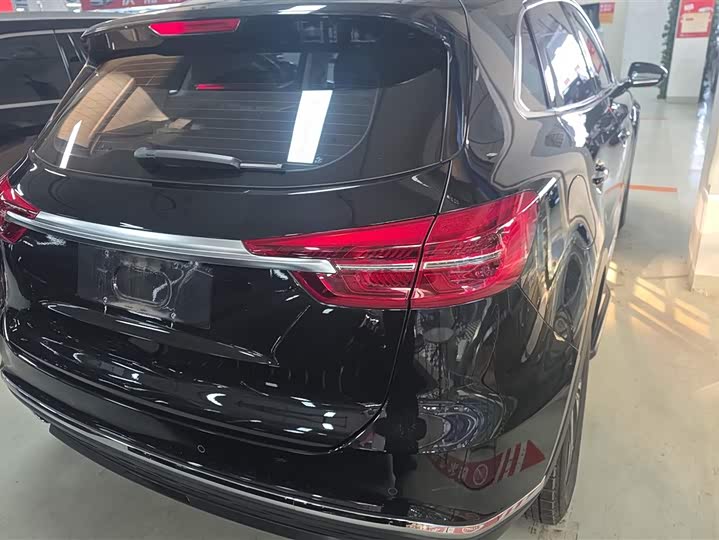 Фото 3 - Hongqi HS5