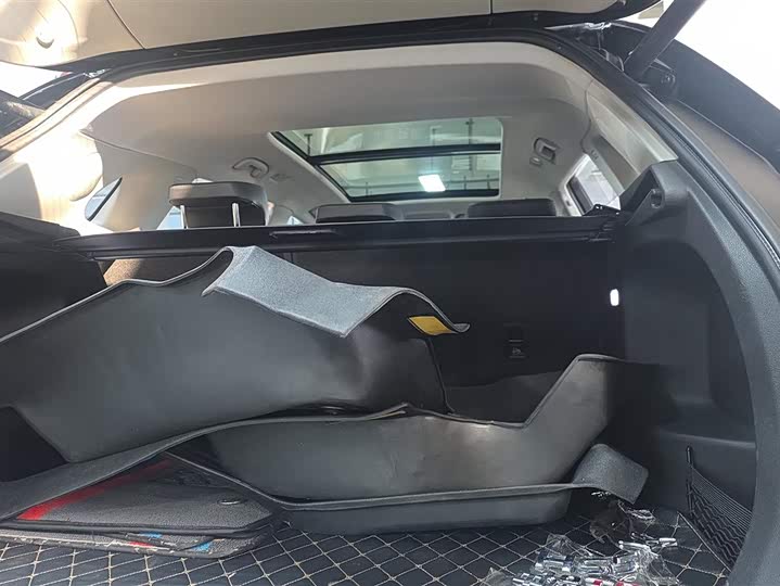 Фото 4 - Hongqi HS5