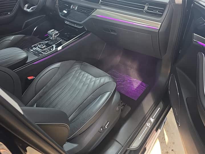 Фото 8 - Hongqi HS5