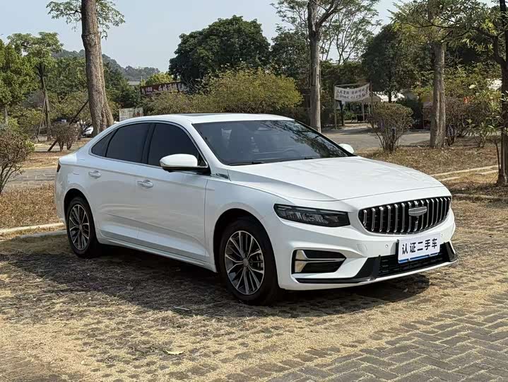 Фото 3 - Geely Preface