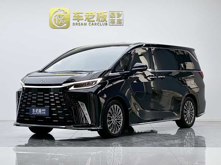 Фото 1 - Lexus LM