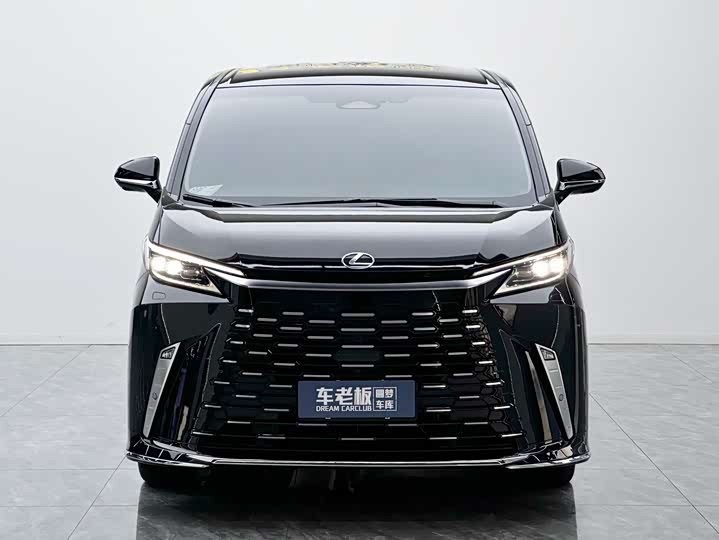 Фото 2 - Lexus LM