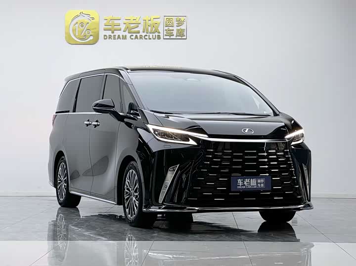 Фото 3 - Lexus LM