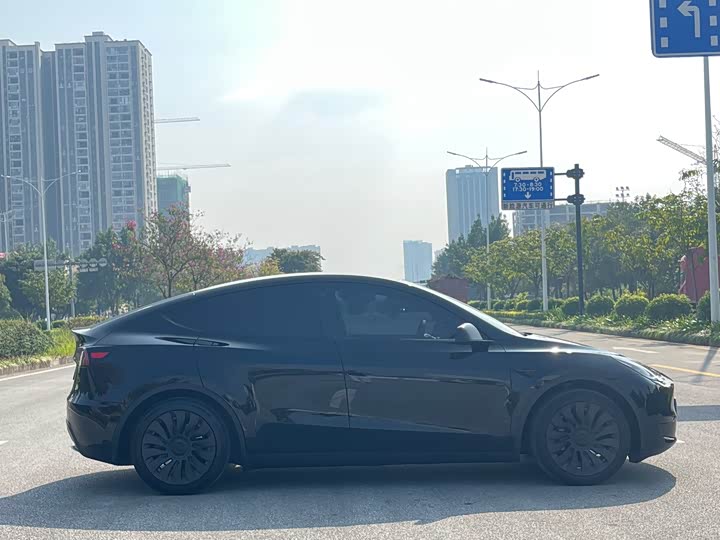 Фото 7 - Tesla Model Y