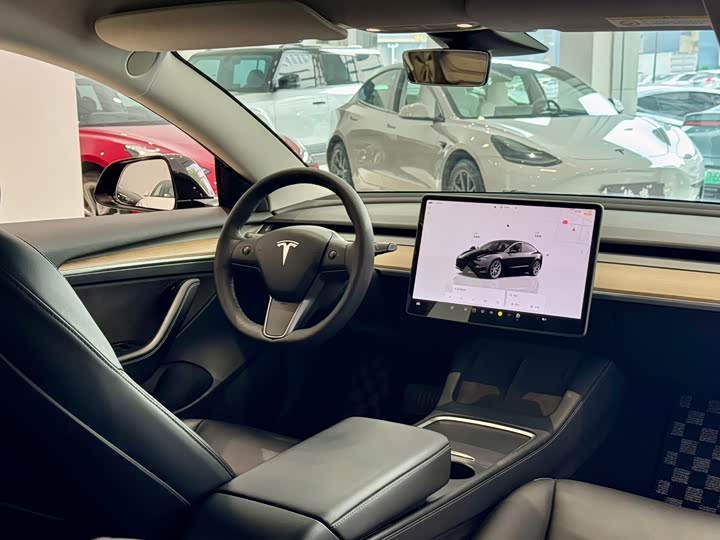 Фото 5 - Tesla Model 3