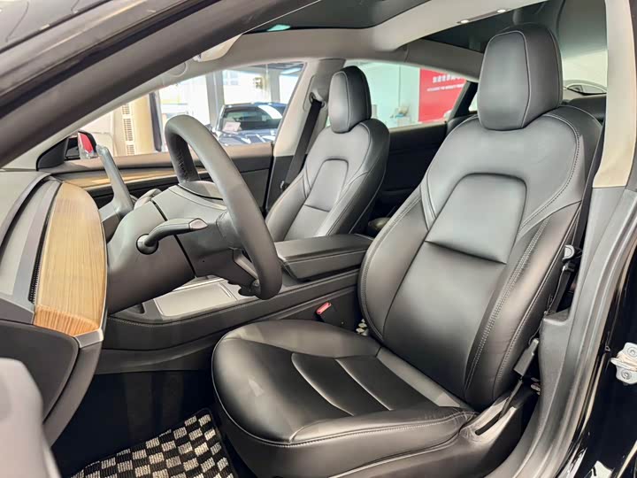 Фото 7 - Tesla Model 3