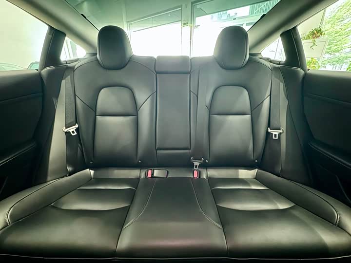 Фото 9 - Tesla Model 3