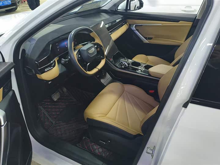 Фото 9 - Geely Atlas L