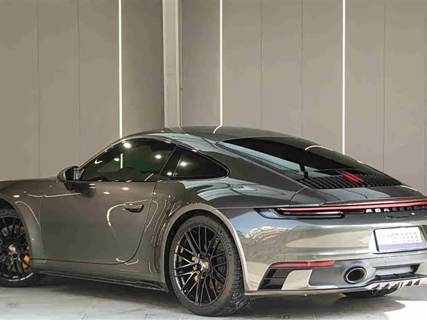 Фото 7 - Porsche 911