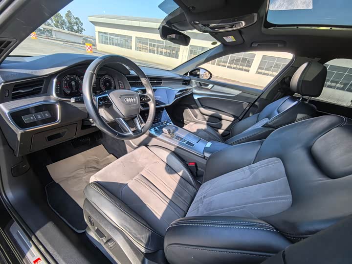 Фото 7 - Audi A6L