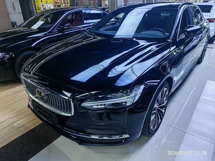 Фото 1 - Volvo S90