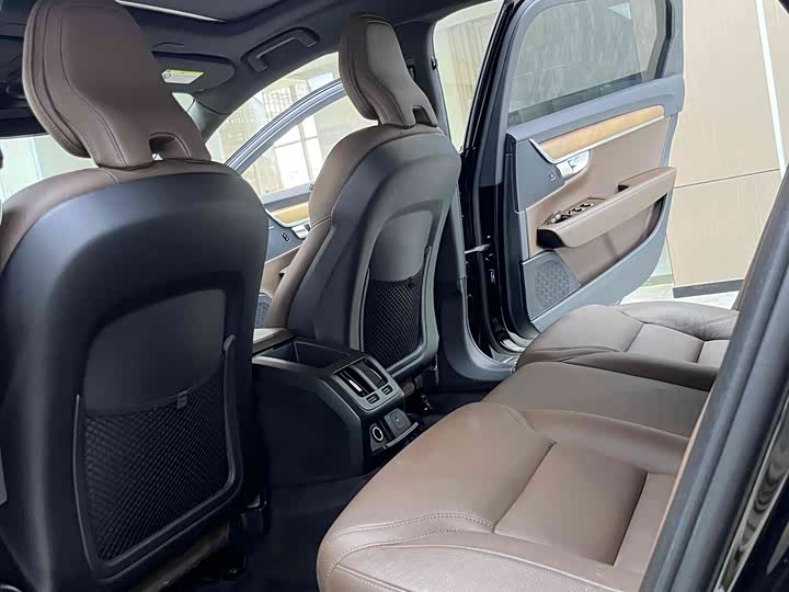 Фото 3 - Volvo S90