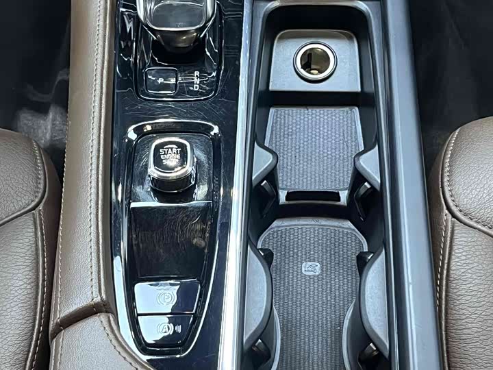 Фото 7 - Volvo S90