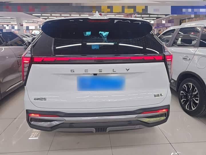 Фото 6 - Geely Atlas L