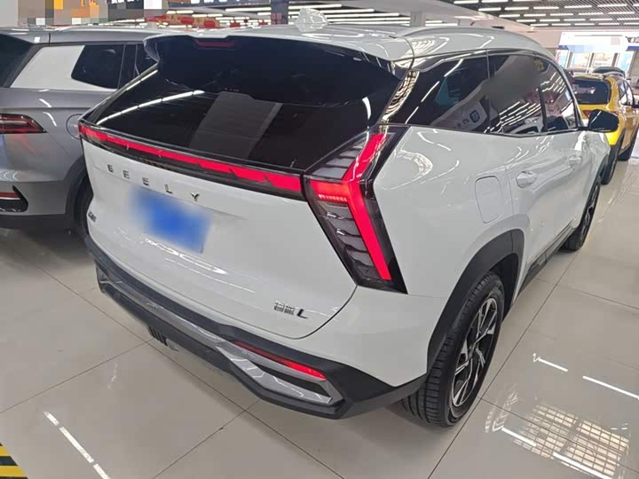 Фото 7 - Geely Atlas L