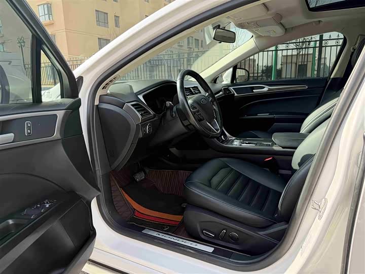 Фото 5 - Ford Mondeo